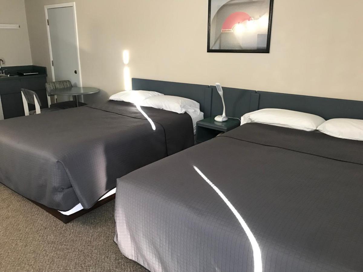 Plains Motor Inn Stettler Extérieur photo