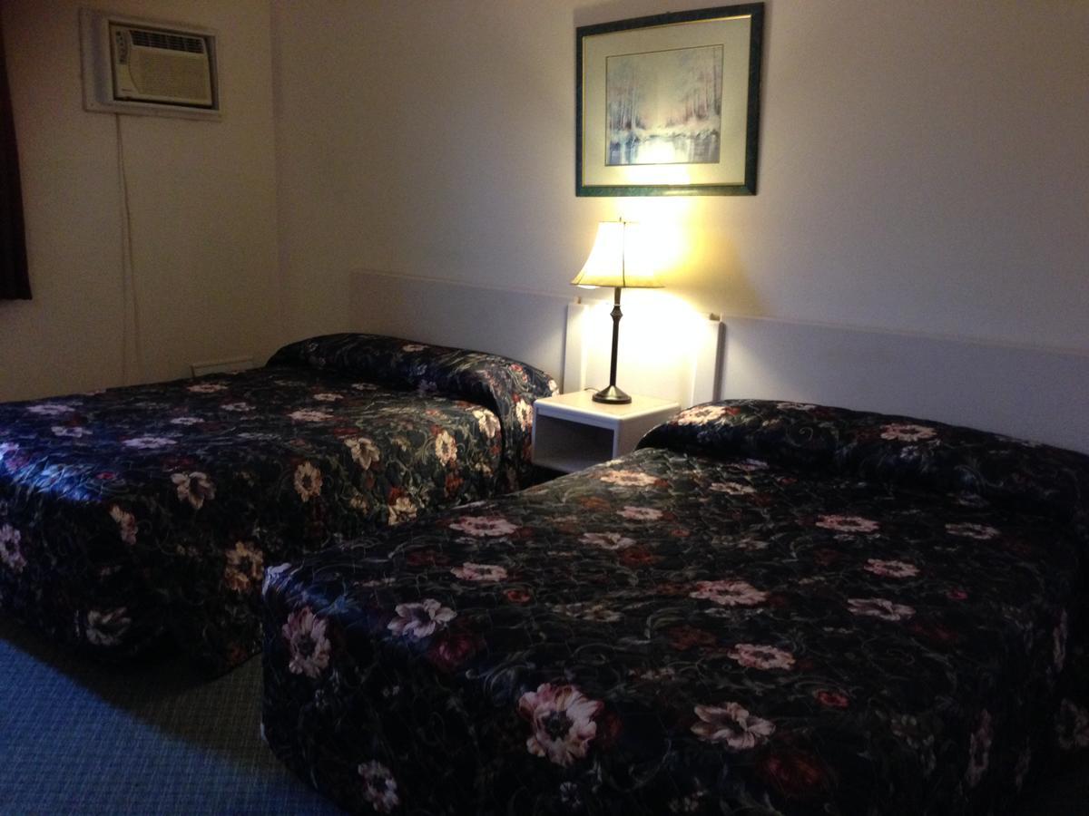 Plains Motor Inn Stettler Extérieur photo