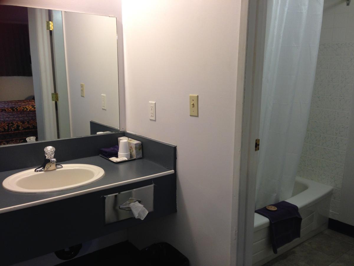 Plains Motor Inn Stettler Extérieur photo