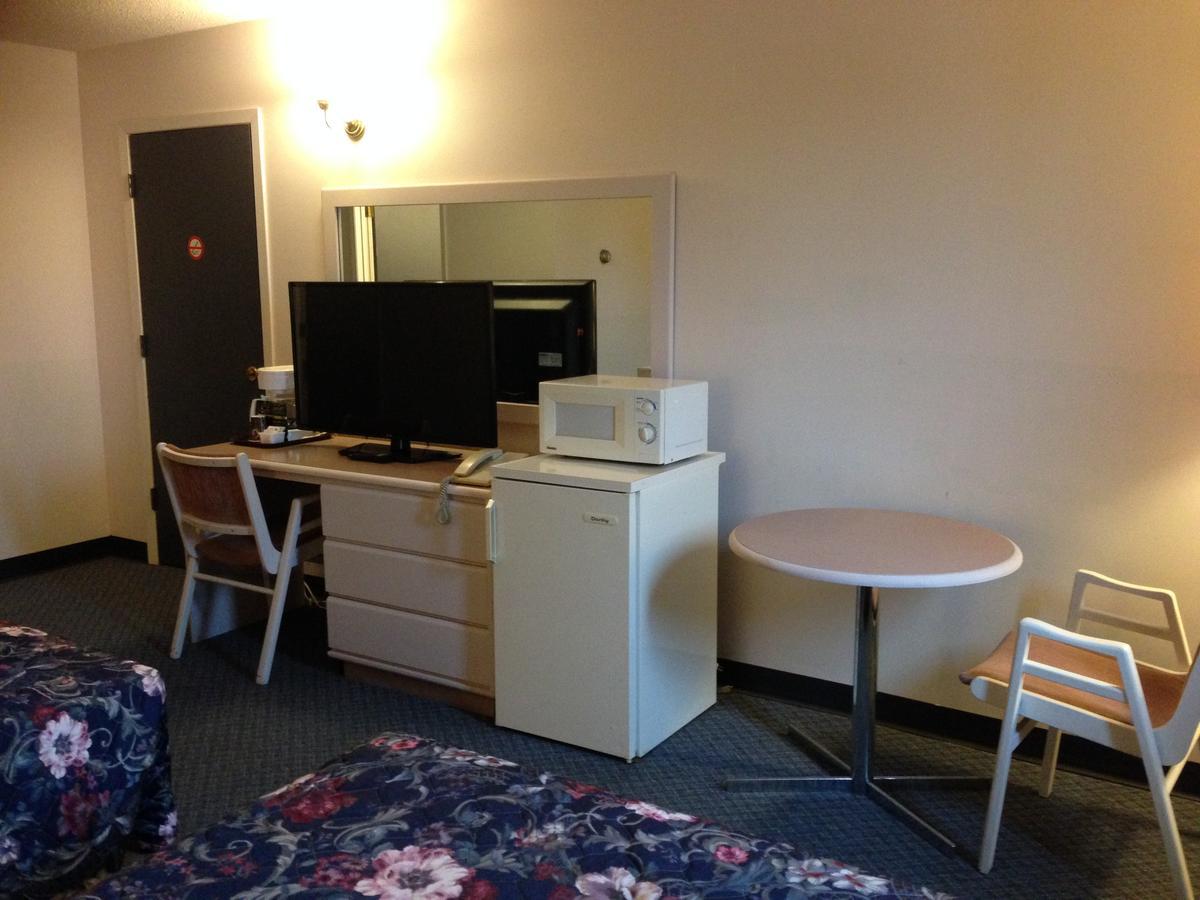 Plains Motor Inn Stettler Extérieur photo